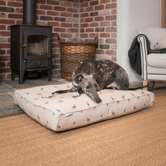 Dog Cushion in Woodland Stag – Without Personalization pour la maison et le jardin